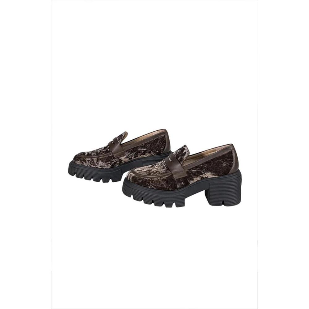 NWOT Stuart Weitzman - Truffle Brown Crushed Velvet Soho Loafers